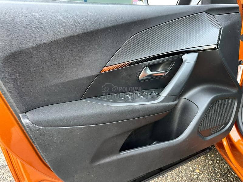 Peugeot 2008 BUSINES 130 V.SERV