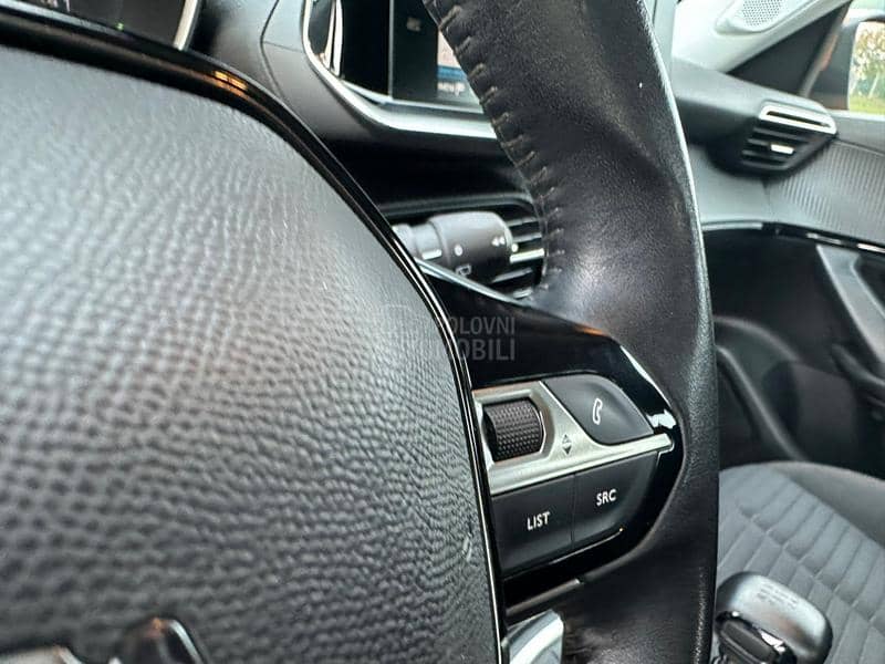 Peugeot 2008 BUSINES 130 V.SERV