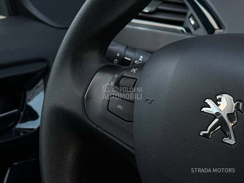 Peugeot 208 1.5 BLUE NAVY OP IS