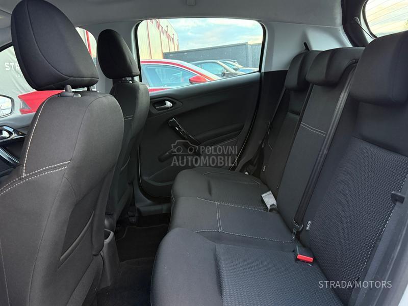 Peugeot 208 1.5 BLUE NAVY OP IS