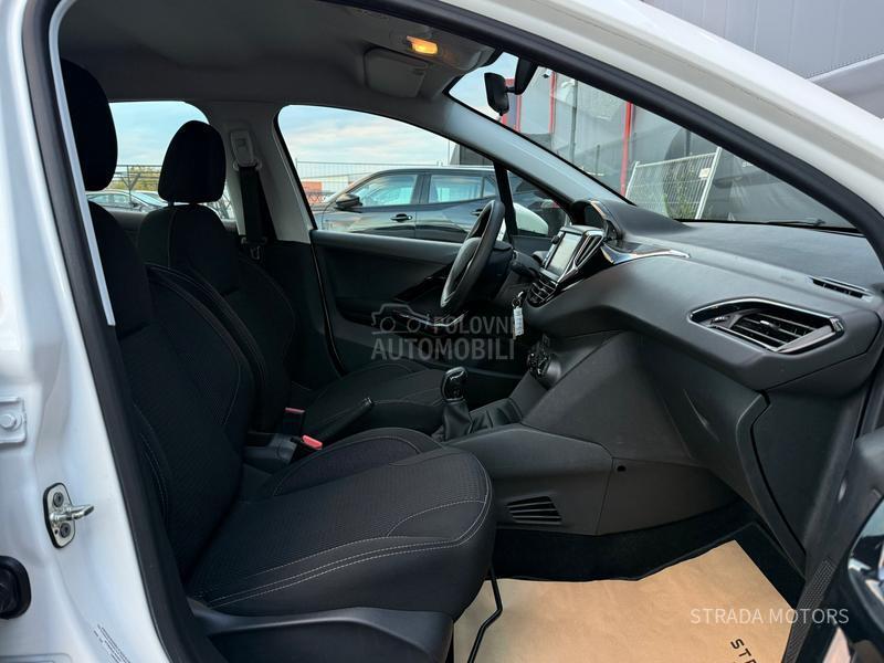 Peugeot 208 1.5 BLUE NAVY OP IS