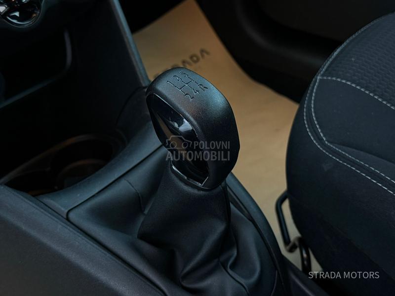 Peugeot 208 1.5 BLUE NAVY OP IS