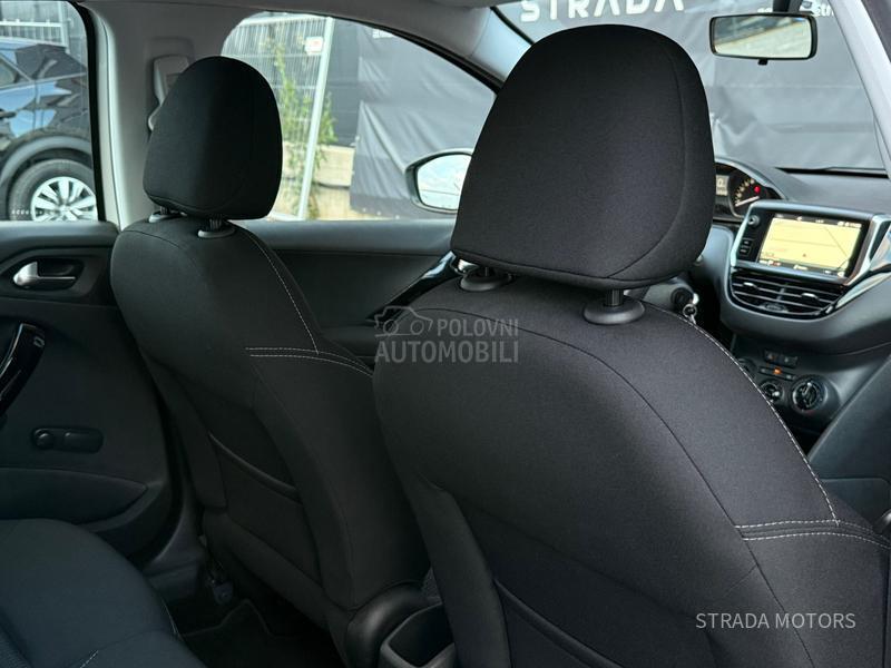 Peugeot 208 1.5 BLUE NAVY OP IS