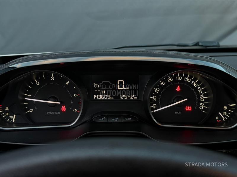 Peugeot 208 1.5 BLUE NAVY OP IS