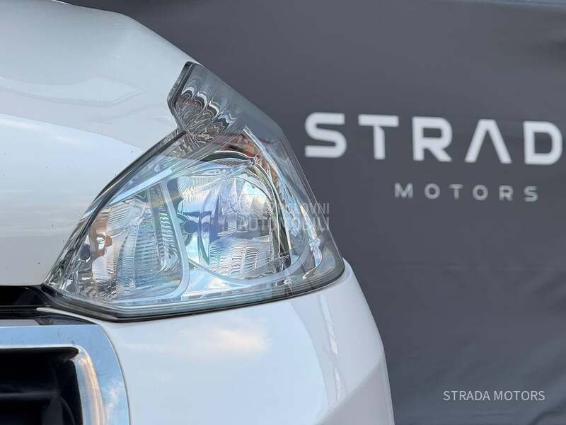 Peugeot 208 1.5 BLUE NAVY OP IS