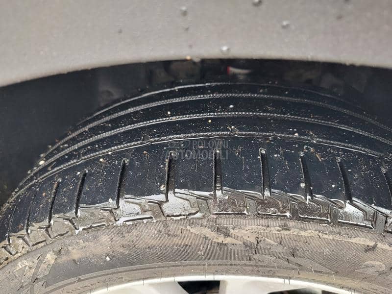 Nokian 215/60 R17 Letnja