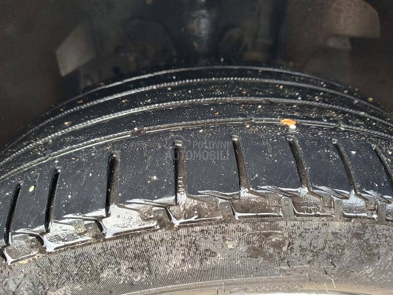 Nokian 215/60 R17 Letnja