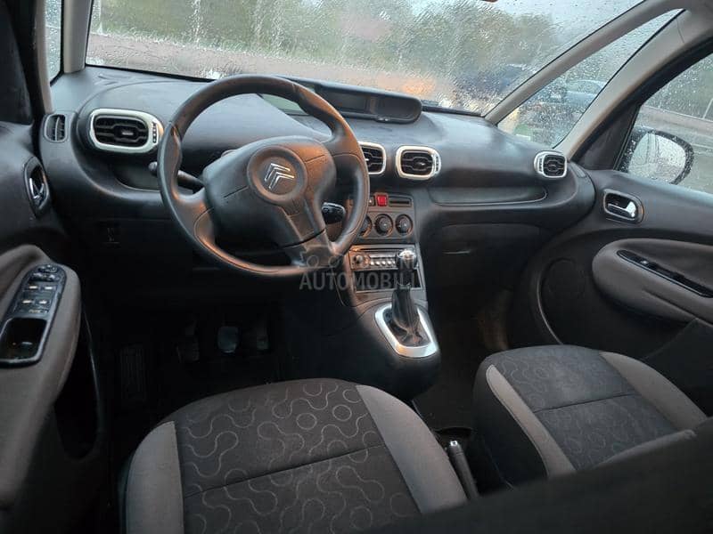 Citroen C3 Picasso sa tablama