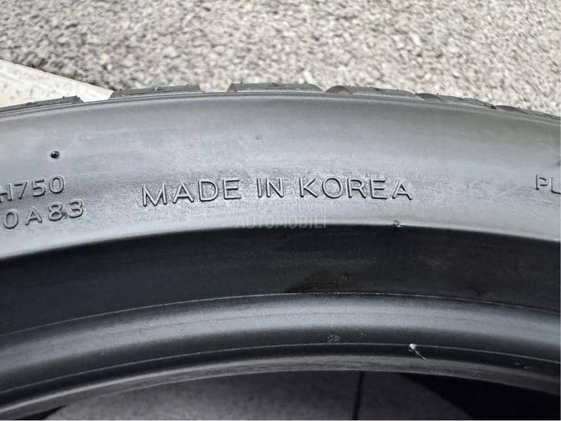 Hankook 235/35 R19 Zimska