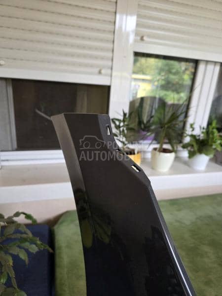 Kompletan originalan branik za