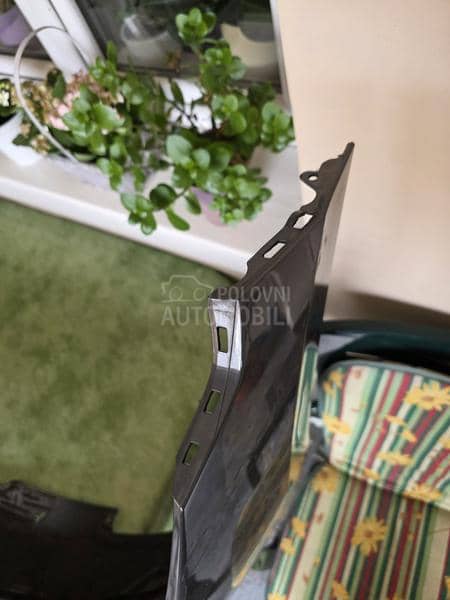 Kompletan originalan branik za