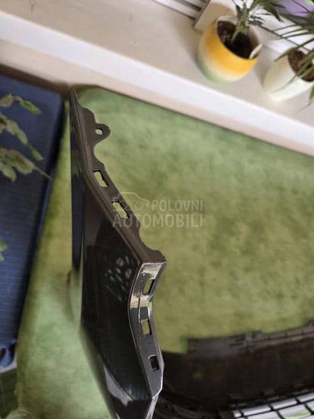 Kompletan originalan branik za