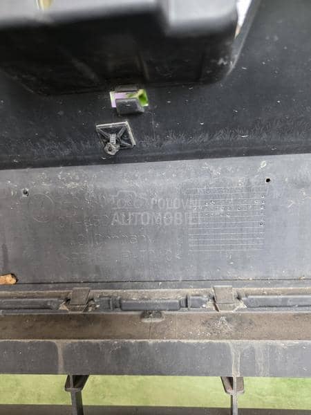 Kompletan originalan branik za