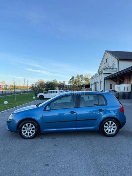 Volkswagen Golf 5 1.6FSI regg dug0