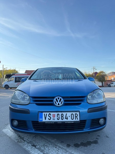 Volkswagen Golf 5 1.6FSI regg dug0