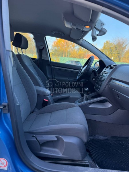 Volkswagen Golf 5 1.6FSI regg dug0