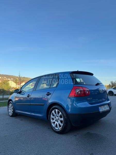 Volkswagen Golf 5 1.6FSI regg dug0