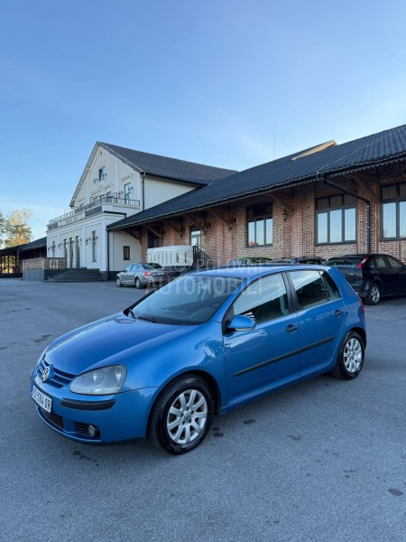 Volkswagen Golf 5 1.6FSI regg dug0
