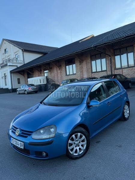 Volkswagen Golf 5 1.6FSI regg dug0