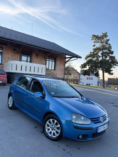 Volkswagen Golf 5 1.6FSI regg dug0