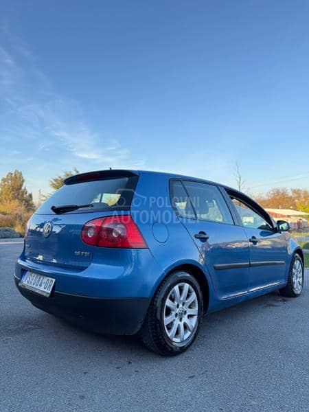 Volkswagen Golf 5 1.6FSI regg dug0