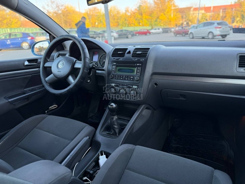 Volkswagen Golf 5 1.6FSI regg dug0