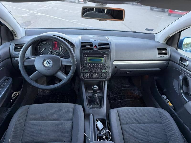 Volkswagen Golf 5 1.6FSI regg dug0