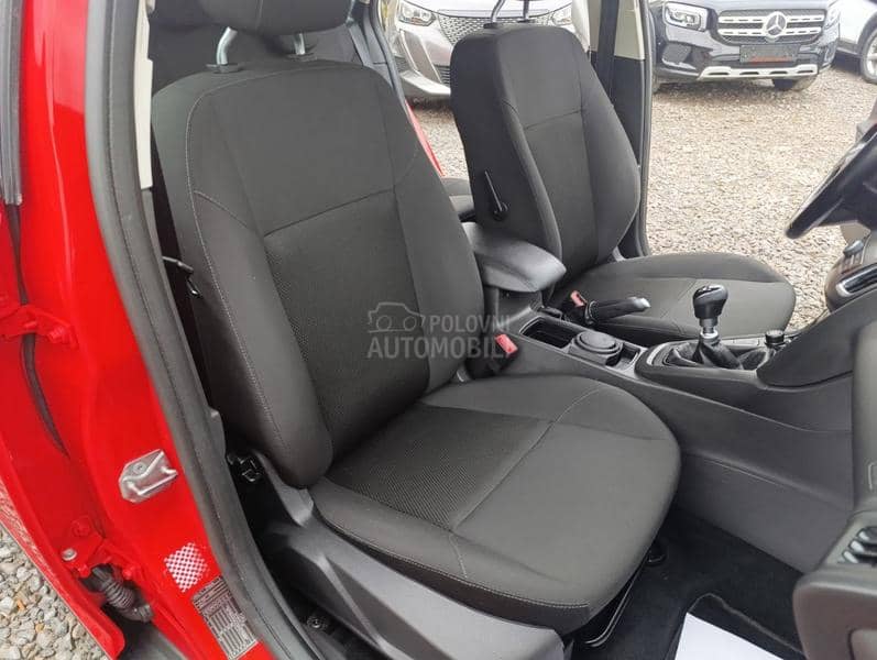 Ford Focus 1.6tdci N1 4 sedista