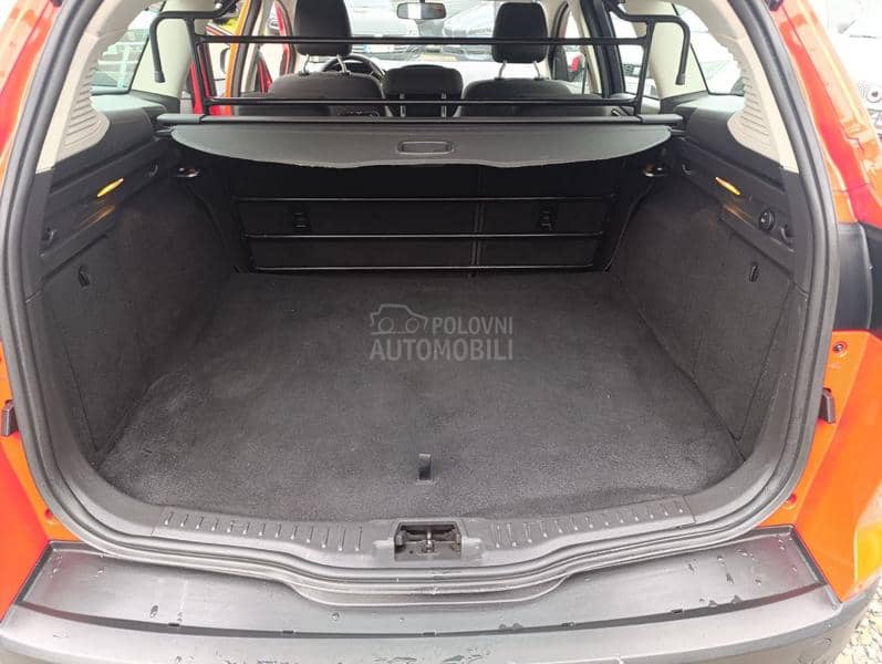 Ford Focus 1.6tdci N1 4 sedista