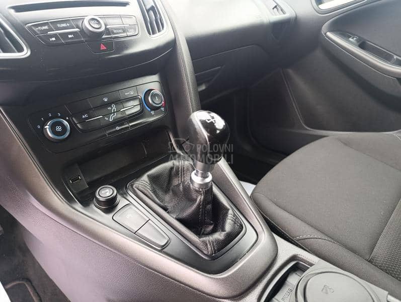 Ford Focus 1.6tdci N1 4 sedista