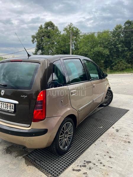 Lancia Musa 1.9 MJET