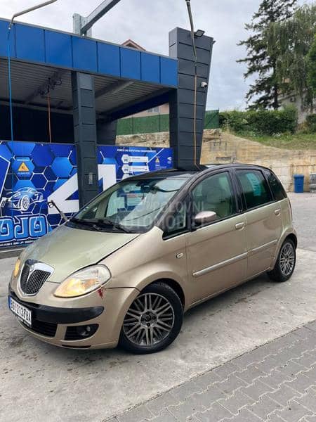 Lancia Musa 1.9 MJET