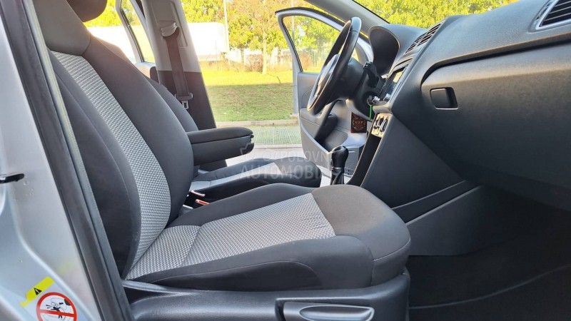 Volkswagen Polo 1.2 TDI  N.A.V.I.