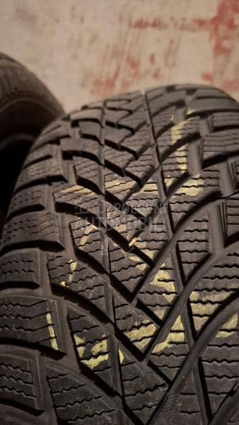 Starmaxx 205/55 R16 Zimska