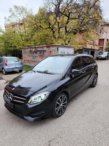 Mercedes Benz B 180 