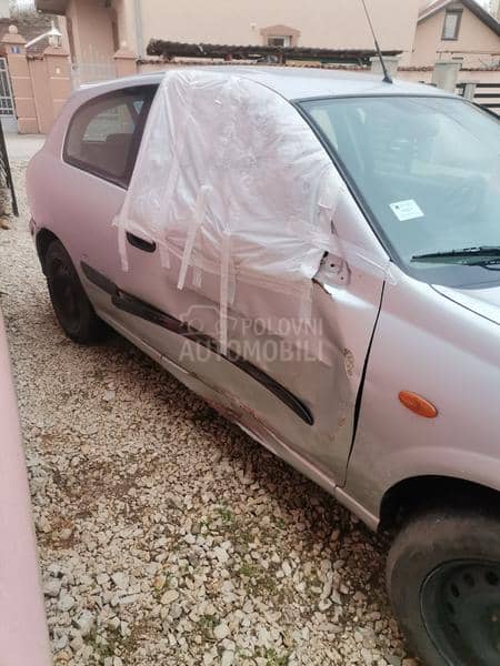 Nissan Almera 