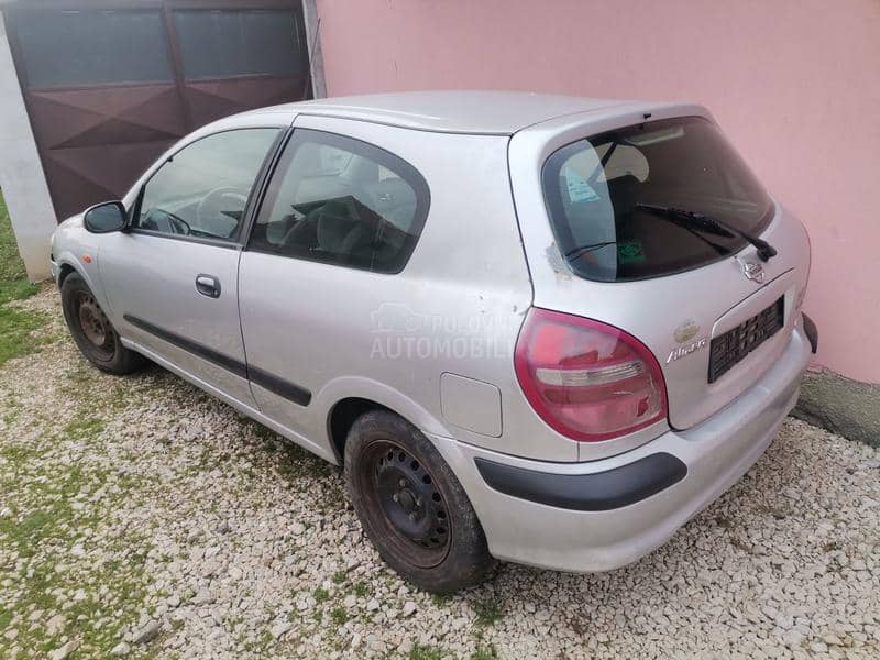 Nissan Almera 