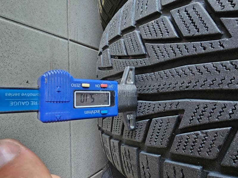 Nankang 235/55 R17 Zimska