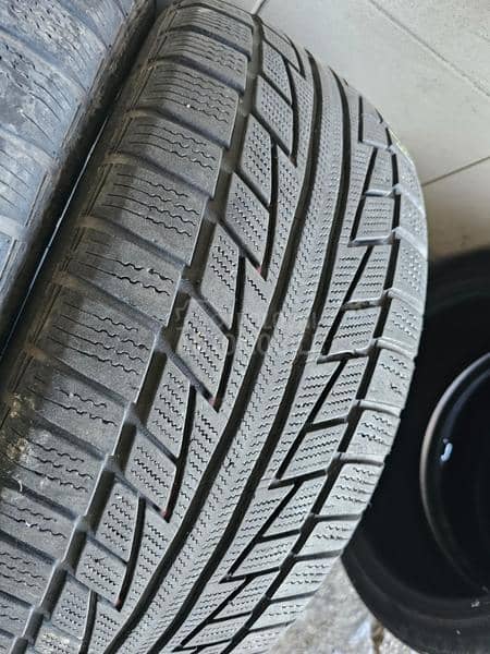 Nankang 235/55 R17 Zimska