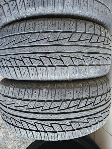 Nankang 235/55 R17 Zimska