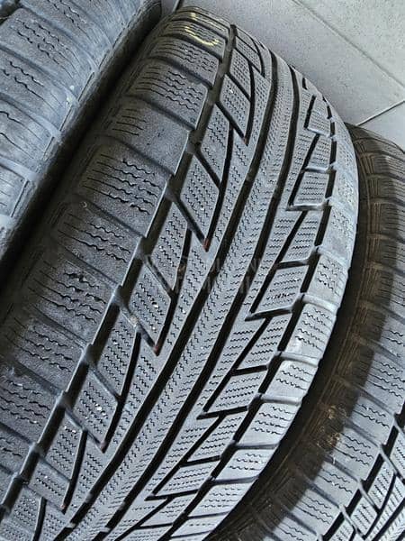 Nankang 235/55 R17 Zimska