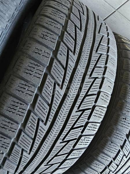 Nankang 235/55 R17 Zimska