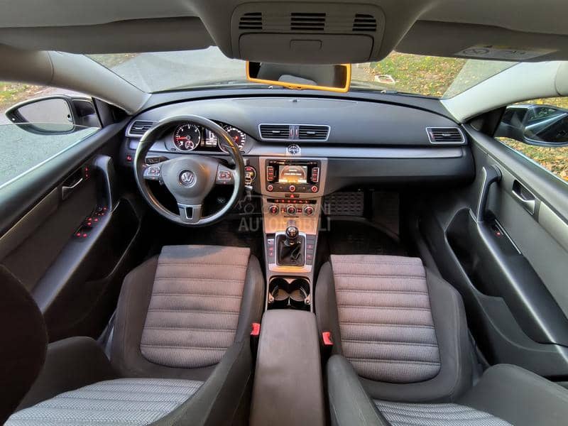 Volkswagen Passat B7 2.0TDI R-LINE LEDNAV