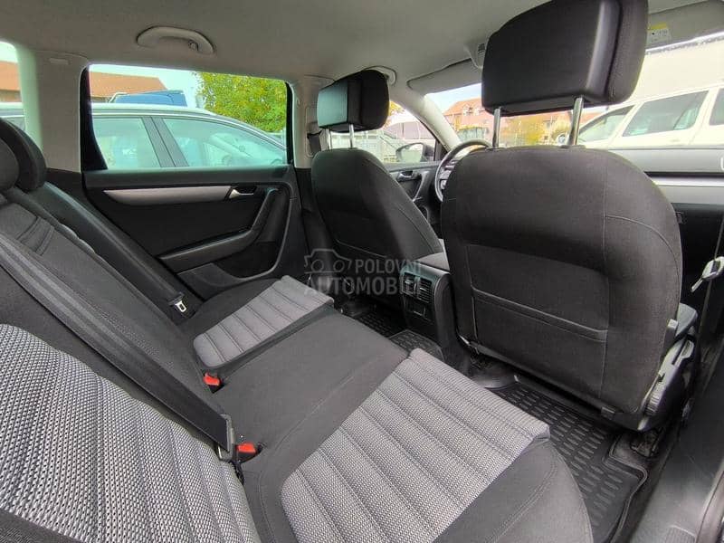 Volkswagen Passat B7 2.0TDI R-LINE LEDNAV