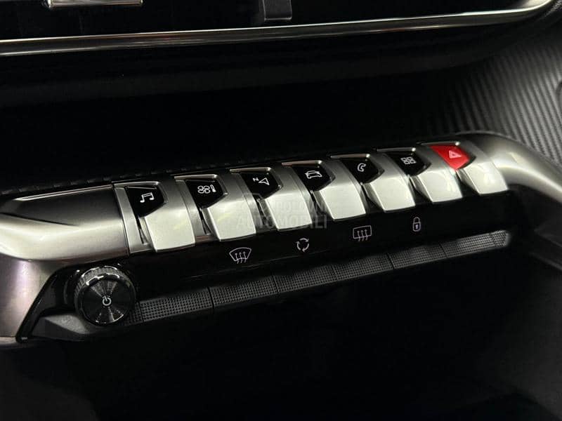 Peugeot 3008 1.2B/AUTOM./KA0 N0V