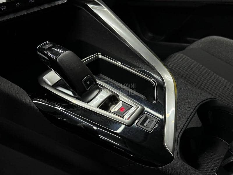 Peugeot 3008 1.2B/AUTOM./KA0 N0V