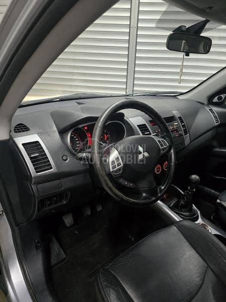 Mitsubishi Outlander 2.0 DID 4x4 CH