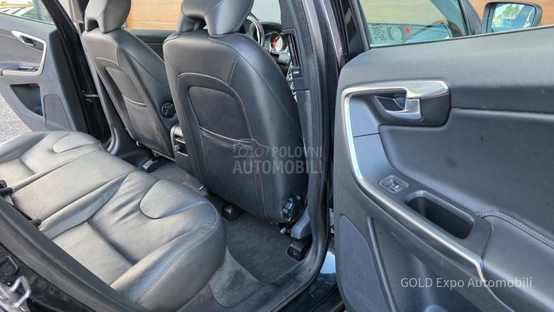 Volvo XC60 2.0D4 AUT OCEAN RACE