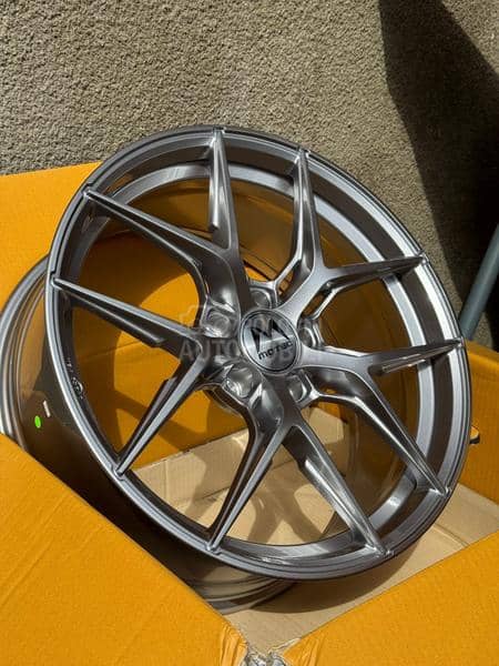 Aluminijumske felne Motec 19" 5 x 112
