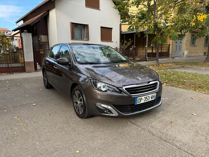 Peugeot 308 1.2b NOV